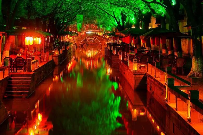 枫桥夜泊和七里山塘夜景,夜晚苏州枫桥夜泊