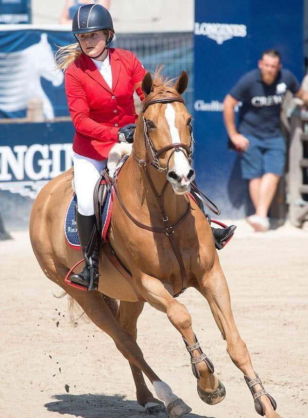 有1582万美元马场的比尔盖茨之女嫁人了：欲娶名流女，先学骑马吧
