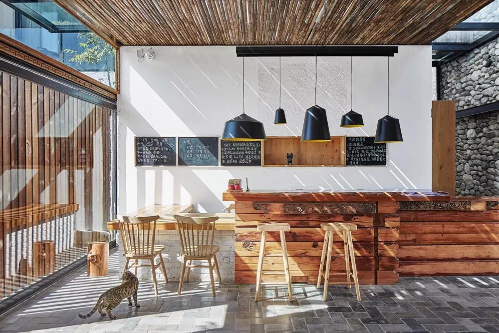 慢综艺之光拒绝剧本测评数十家“顶级”民宿，第一期就是浮云牧场