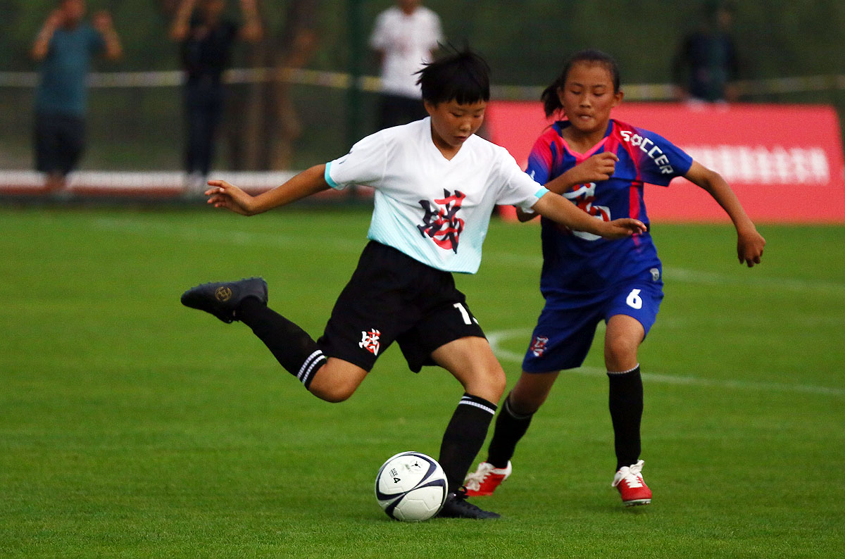 华彬新星杯中西部少年足球联赛,青少年足球比赛足球精神