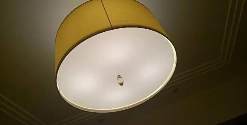 贵阳偷鞋子被监控拍到视频,贵阳酒店偷拍事件