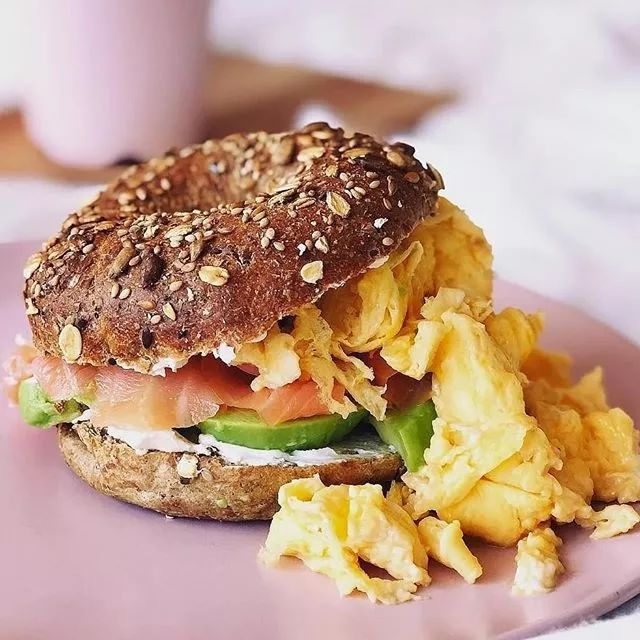 贝果:我才不是夹了菜的甜甜圈