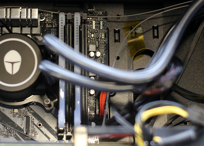 灯光酷炫实力不俗，雷神记忆魔人RGB内存