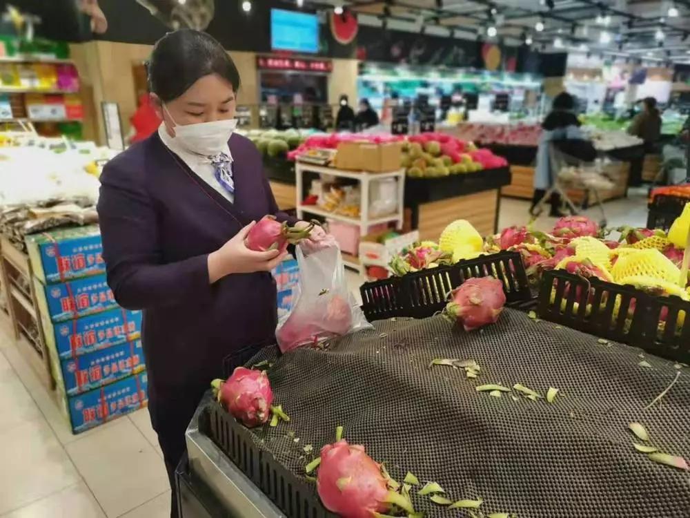 疫情无情人有情爱心蔬菜送一线,疫情无情民生有爱送菜到家暖人心