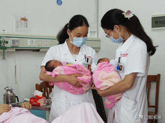 父亲给儿子取名字护士少写一笔,爸爸起名宇凡