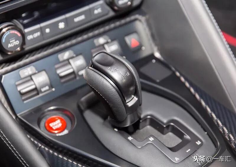 16款日产gtr超级跑车实拍详解,最快的跑车日产gtr