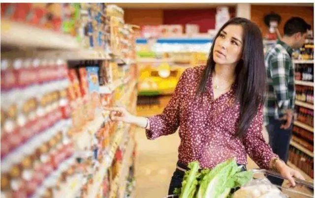 法国游客吃中国美食,法国人去中国吃泡面