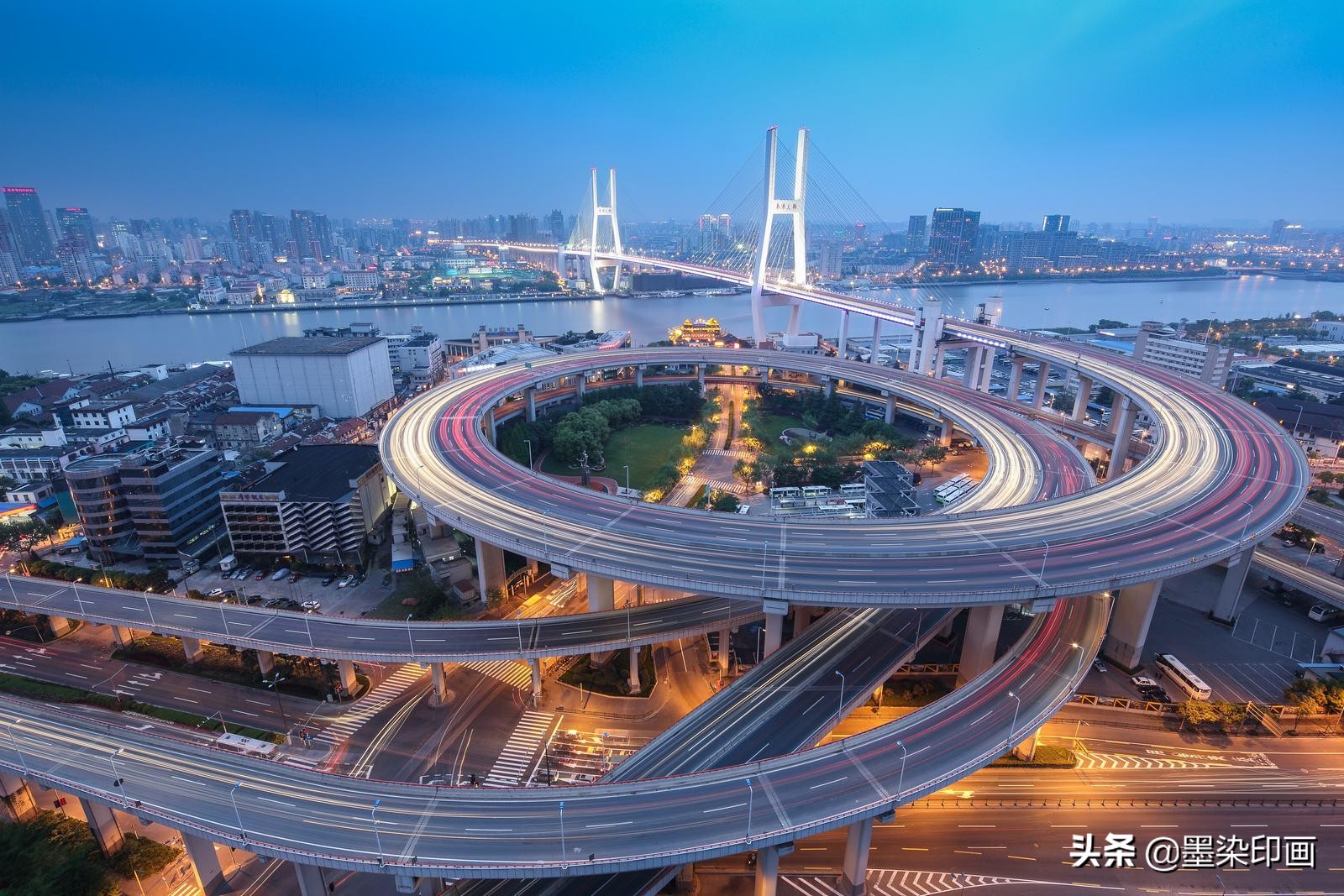 移轴镜头怎么ps,ps移轴摄影教程