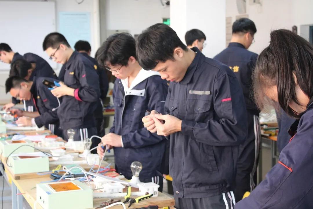 办好人民满意的家门口学校,家门口的好中学