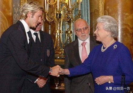 安吉丽娜朱莉与凯特温斯莱特,英女王见英王太后要行礼吗