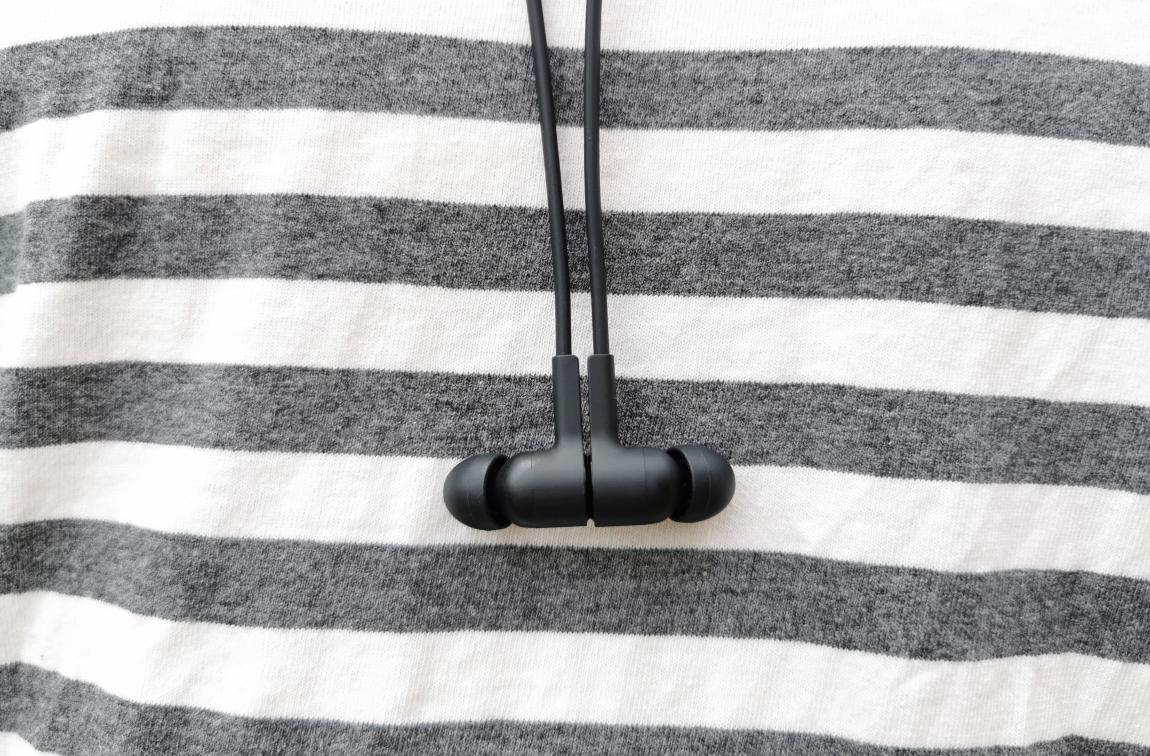 一款适合毕业旅行的耳机上手评测，快充这个功能我很喜欢