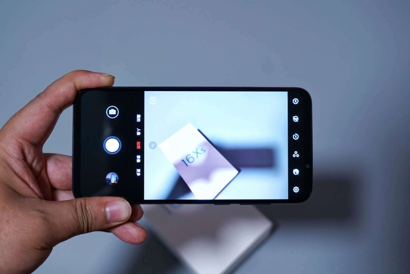 魅族屏下摄像头手机是哪款,魅族最早的三颗摄像头