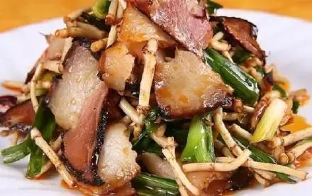 贵阳不光是辣味的，还有一种味道叫折耳根！