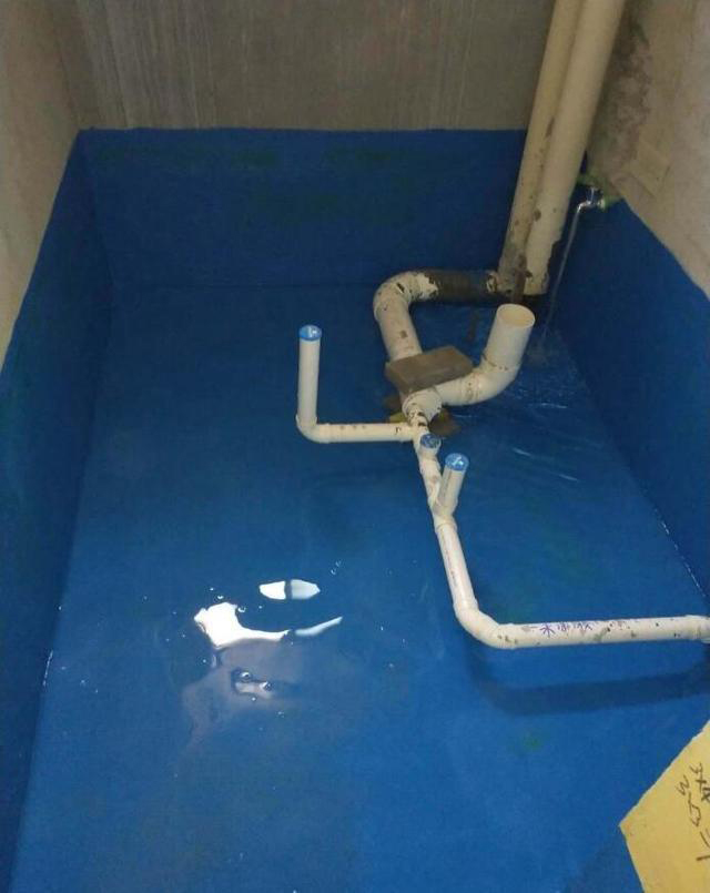 卫生间贴砖后墙面漏水怎么处理,卫生间已贴砖漏水到楼下怎么办