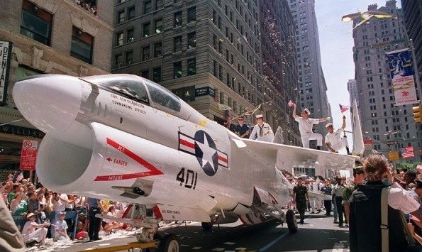 f-7舰载机,f-8舰载战斗机