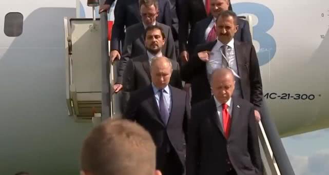 普京埃尔多安莫斯科航展,普京给埃尔多安看航展