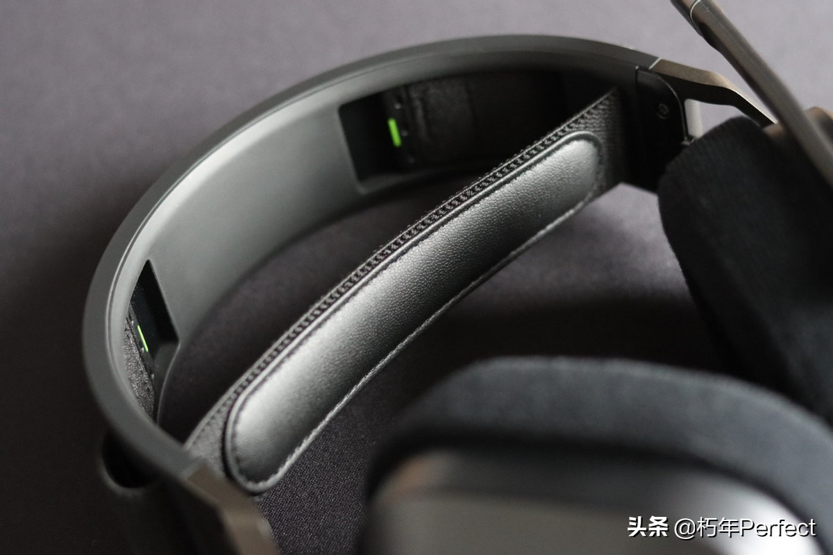 海盗船hs70无线耳机评测,海盗船hs80耳机开箱