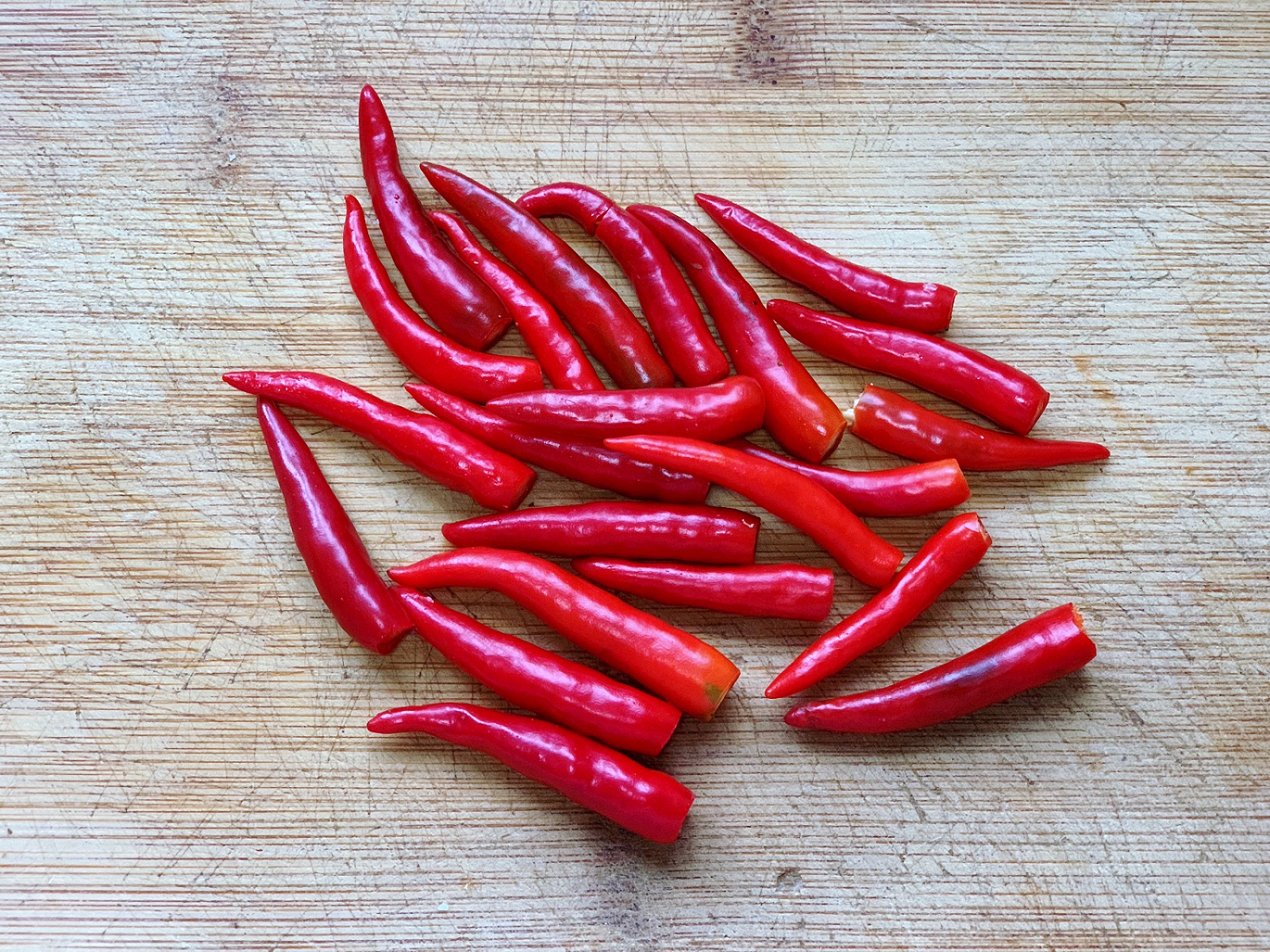 袋装蒜蓉辣酱做什么好吃,袋装的蒜蓉辣酱能做什么吃