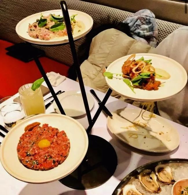 想要吃到温哥华最正宗的火焰炭烤牛排，耶路镇这家店一定是首选