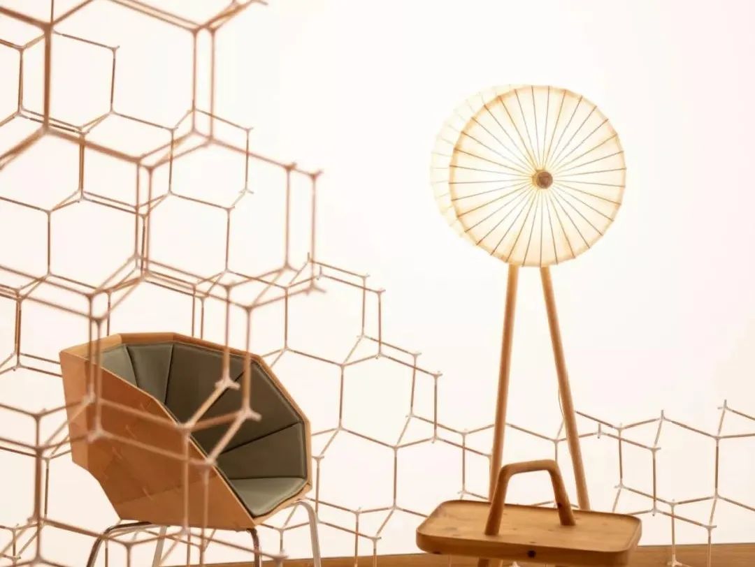 深圳灯光秀与武汉灯光秀,春光无限好深圳