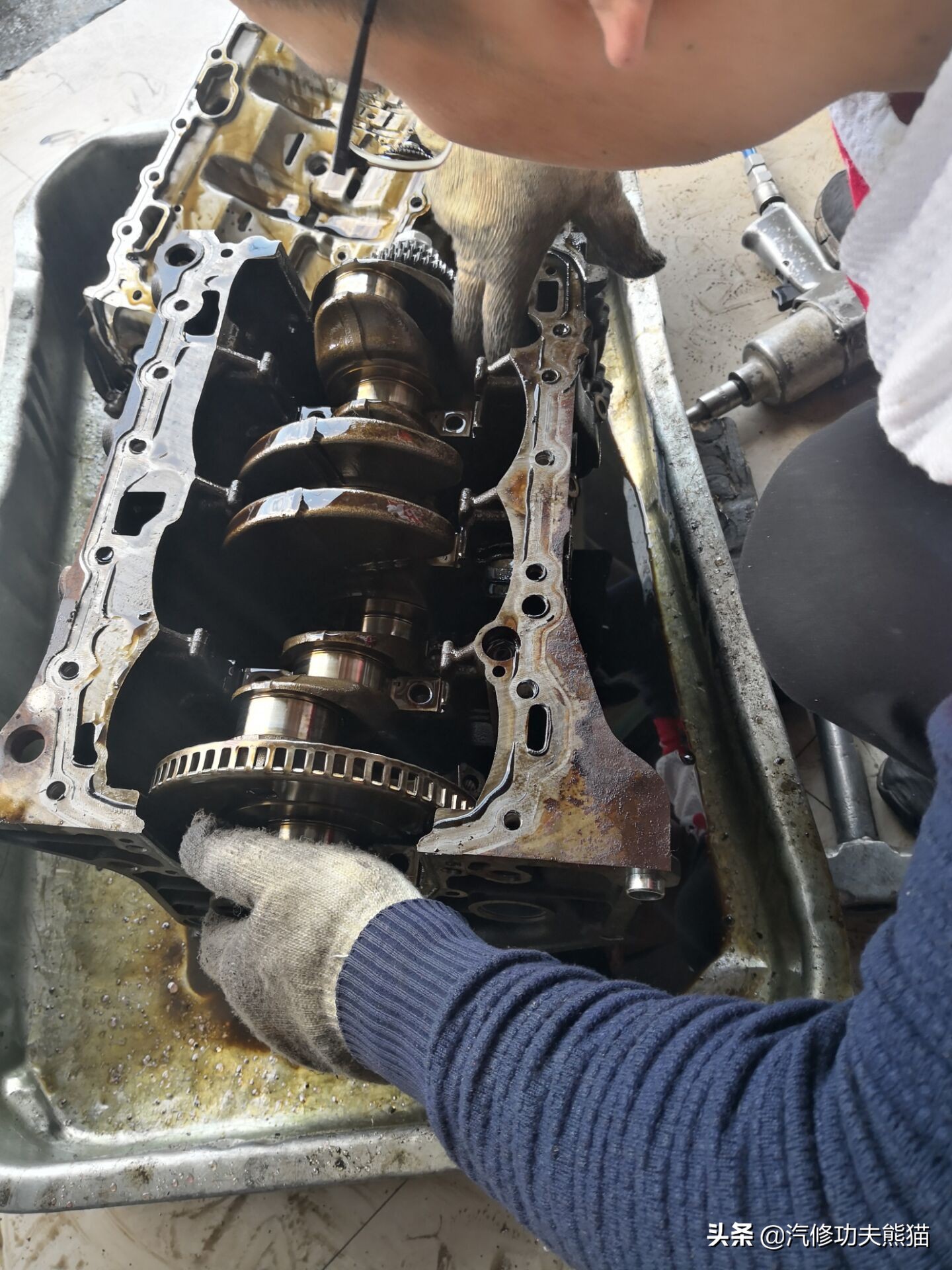 斯柯达烧机油是免拆治理还是大修,斯柯达昊锐烧机油大修