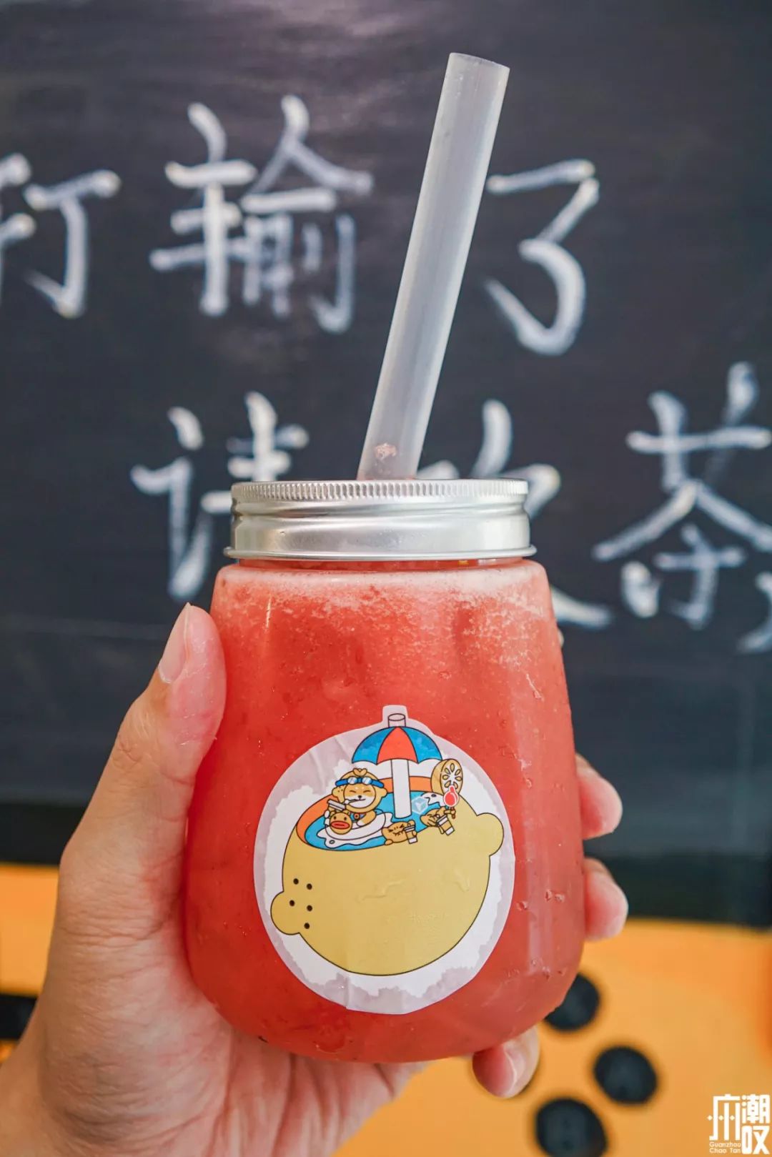 新潮展览+撸狗，广州这家新开的汪星人主题店萌爆了