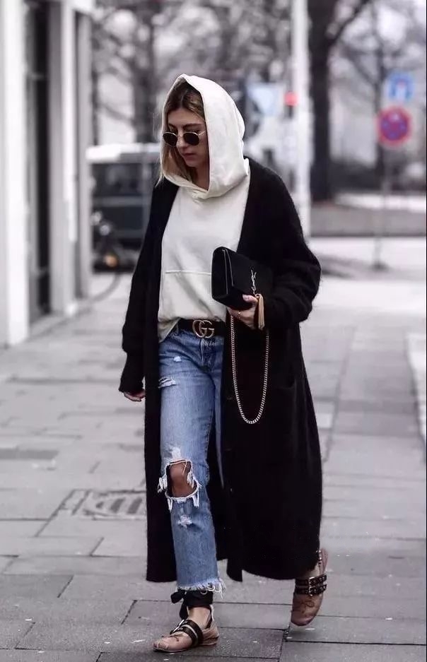 大衣配什么内搭减龄好看,驼色大衣内搭什么颜色减龄