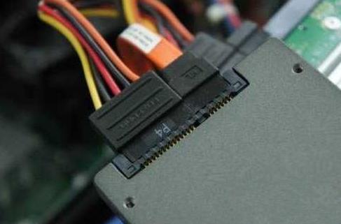 选购硬盘时应该主要考虑哪些方面,3.5寸移动硬盘盒选购指南