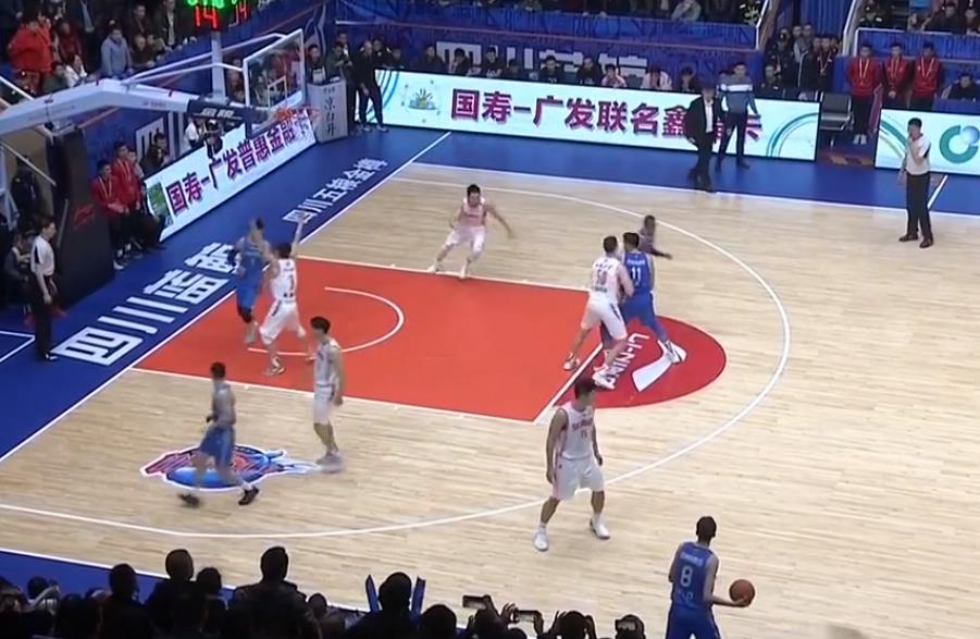 cba再现危险动作,cba再现小学生式失误