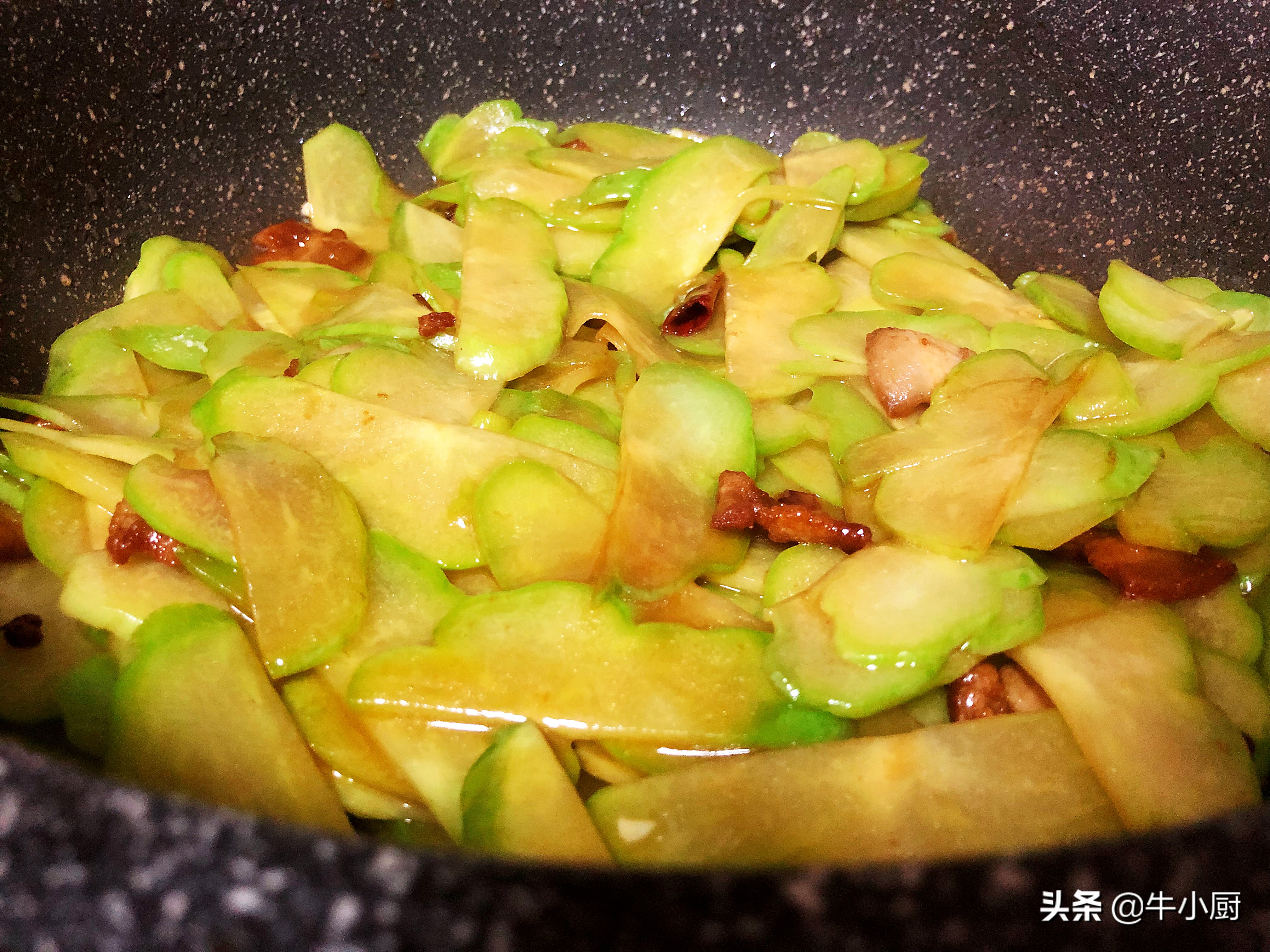 秋天这瓜刚刚上市，我一买就是10斤，耐贮存，多吃能增强抵抗力