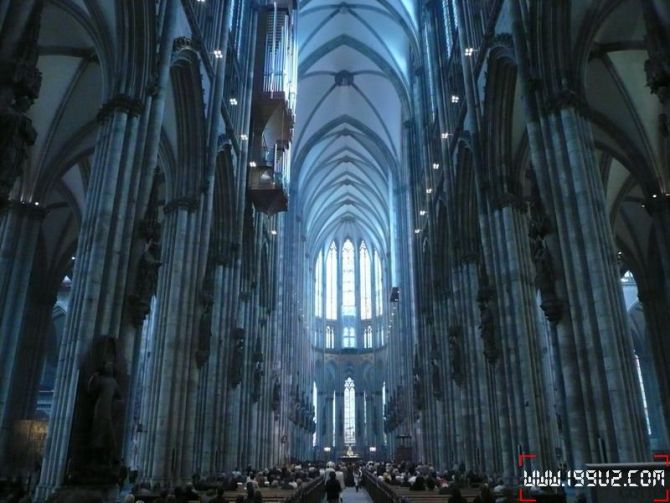 世界上最大的教堂圣伯多禄大教堂,德国世界著名圣母大教堂
