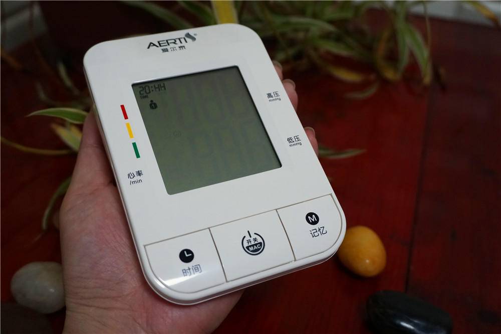爱健康电子血压计,aicare臂式电子血压计