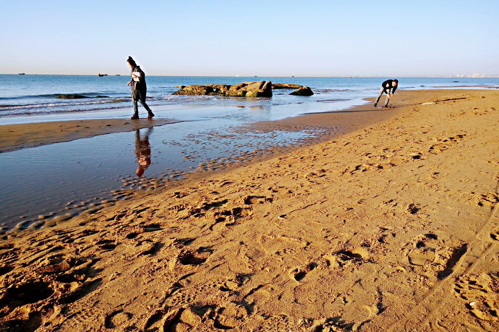 到了北戴河之后怎么去海滨浴场,北戴河怪楼奇园景区今天可以玩吗