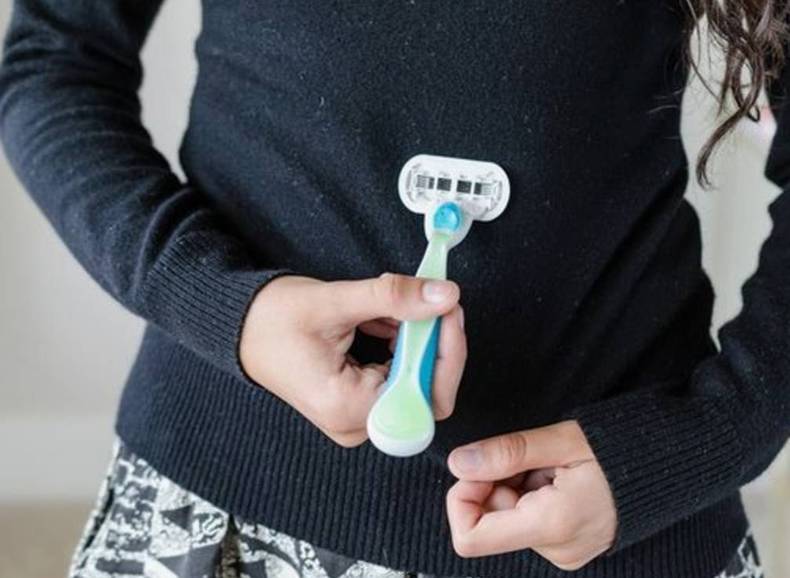 毛衣起球用什么剪毛球,毛衣起球不用刀片处理的小妙招