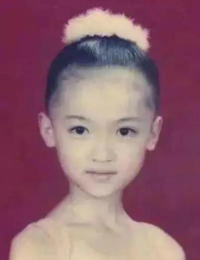 吴谨言和angelababy撞衫又撞脸,吴谨言的颜值巅峰