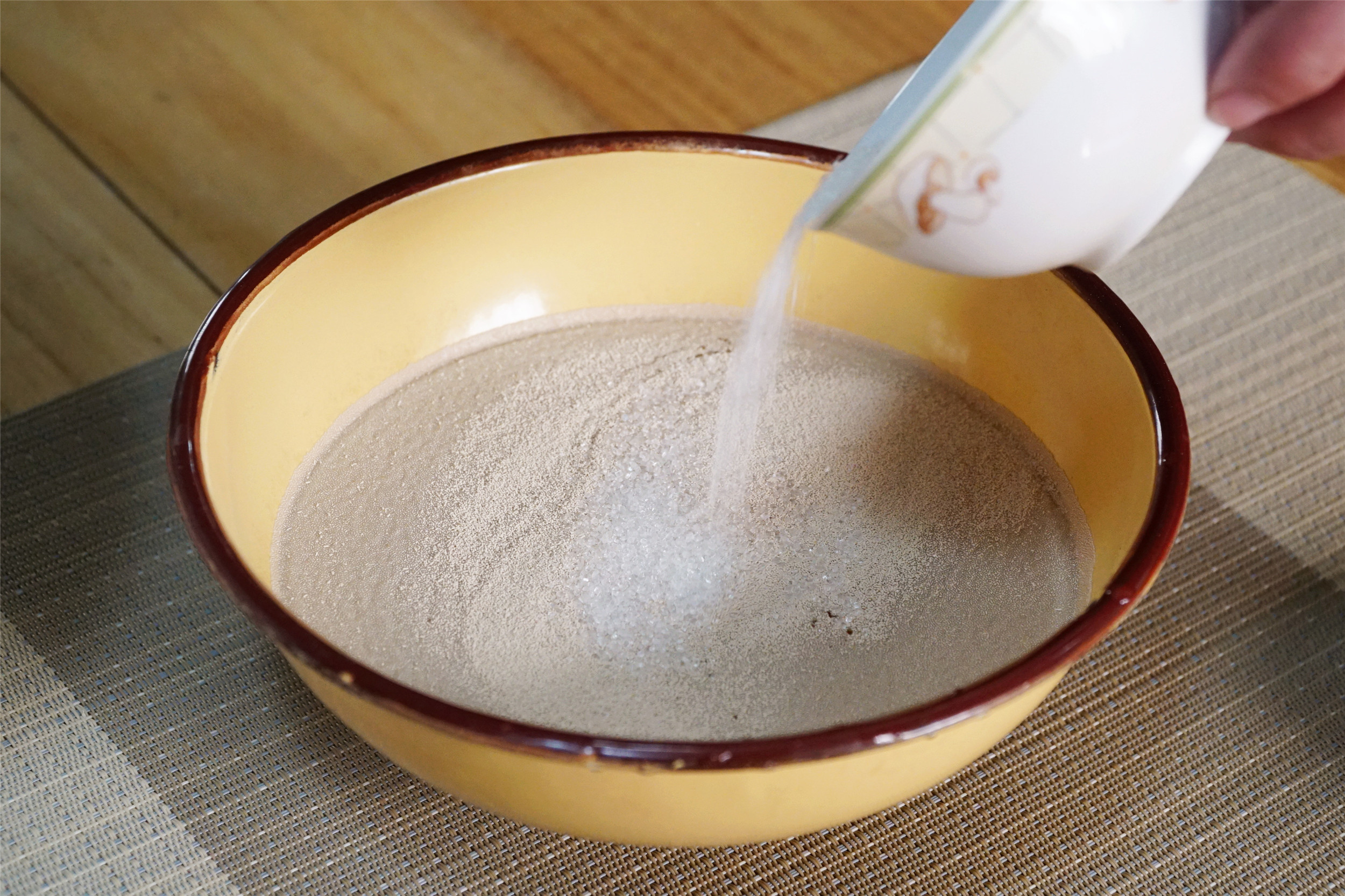 蒸馒头的正确方法面发不起来,天冷蒸馒头发面发不起来怎么办