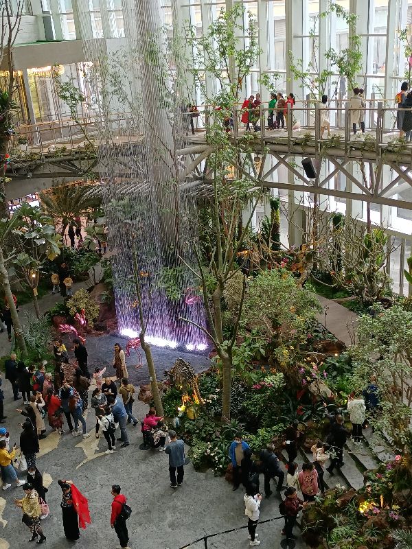 光环购物公园与新加坡樟宜机场,重庆观光购物公园