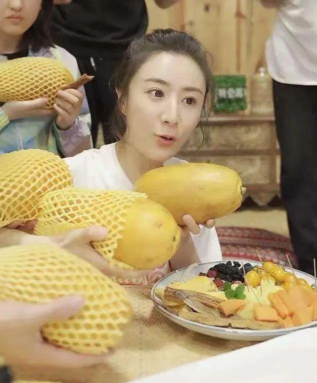 薇娅坐垫的图片,薇娅卖过什么离谱的东西