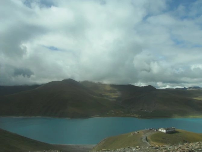 女孩独自一个人去旅游的心理,独自一人去西藏在哪里最好