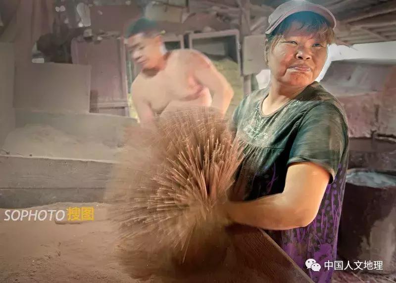 祖祖辈辈传下来的制香手艺,老百姓手工制香