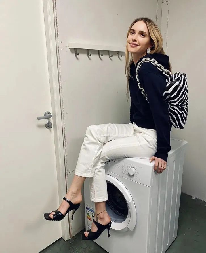 今年最流行的方跟凉鞋,又好看又好穿的凉鞋