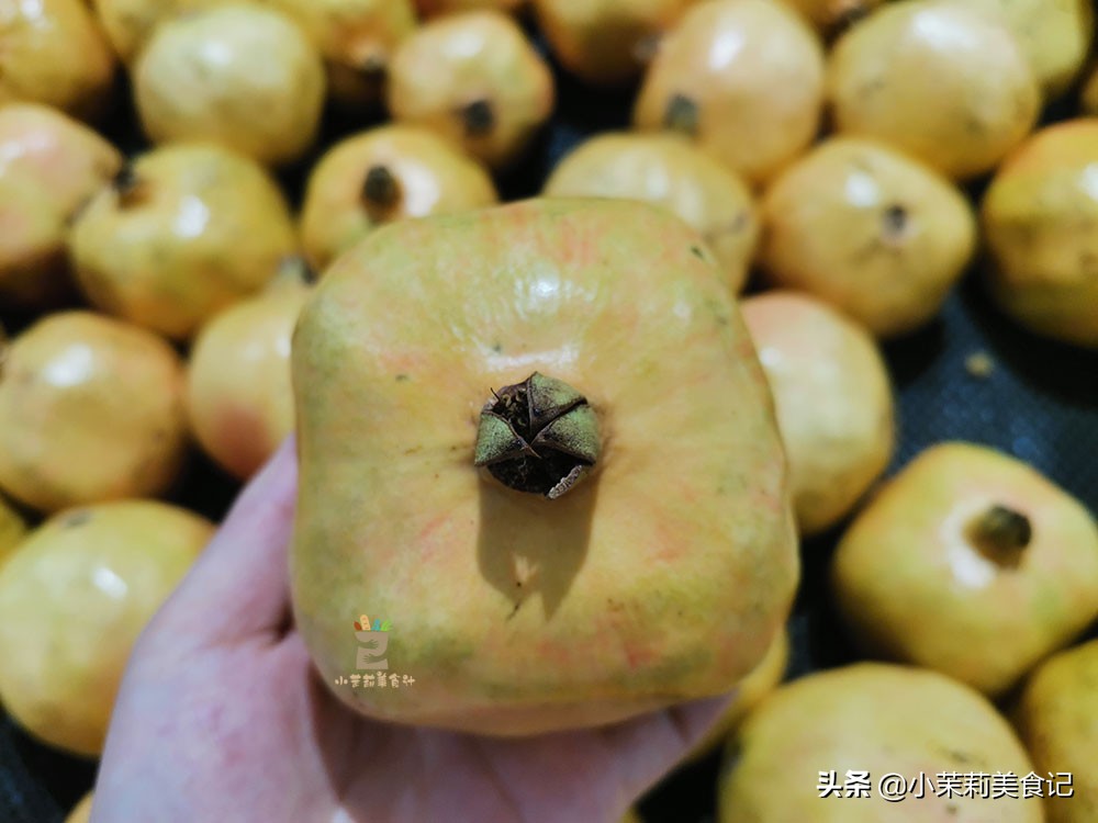 买石榴大个还是小个好,买石榴要选什么样的石榴才甜