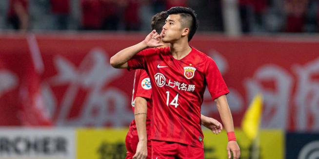 武磊上港夺冠全过程,上港2023中超冠军颁奖