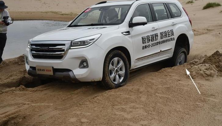 哈弗h9暴力越野和丰田普拉多对比,哈弗h9对比丰田普拉多