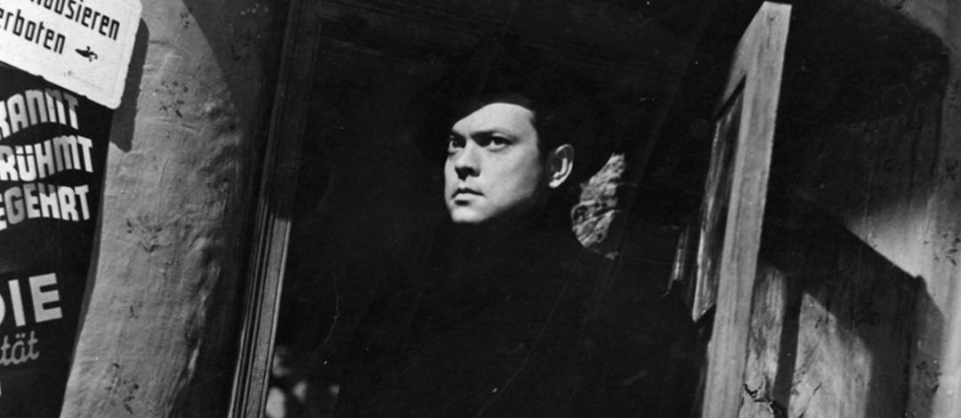 单杠上的公主和莫扎特咖啡馆的谋杀案