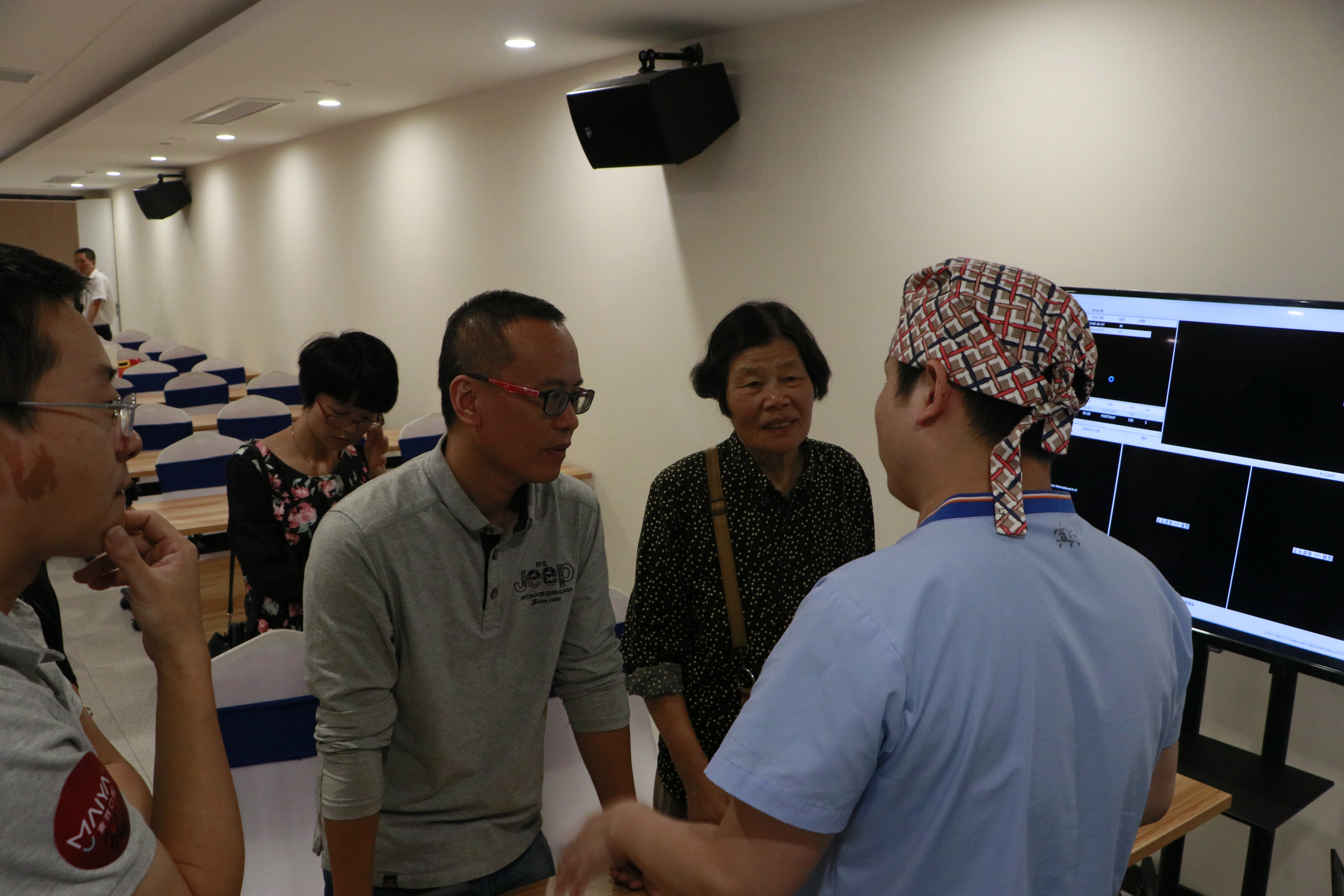 我的烤瓷牙为什么那么厚,我的烤瓷牙脱落怎么办