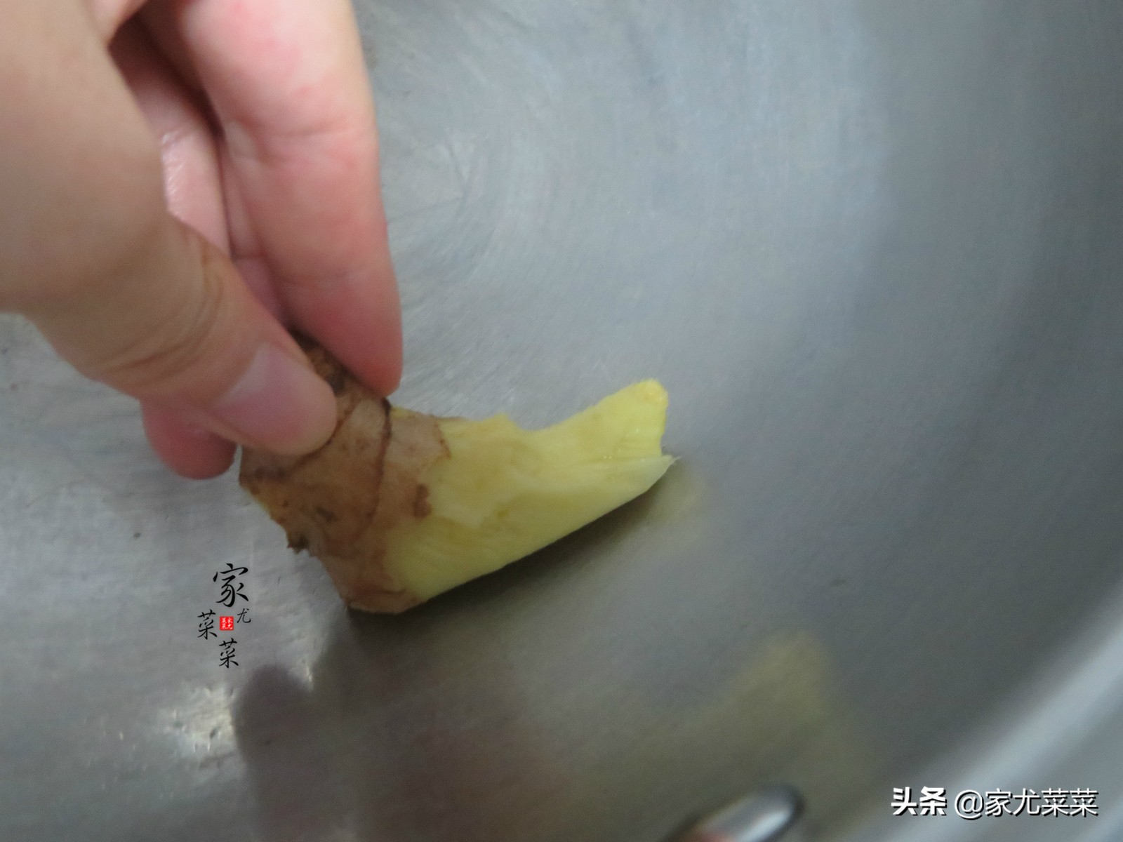 煎鱼不粘锅不破皮的2个技巧,怎样煎鱼不粘锅不破皮用什么办法