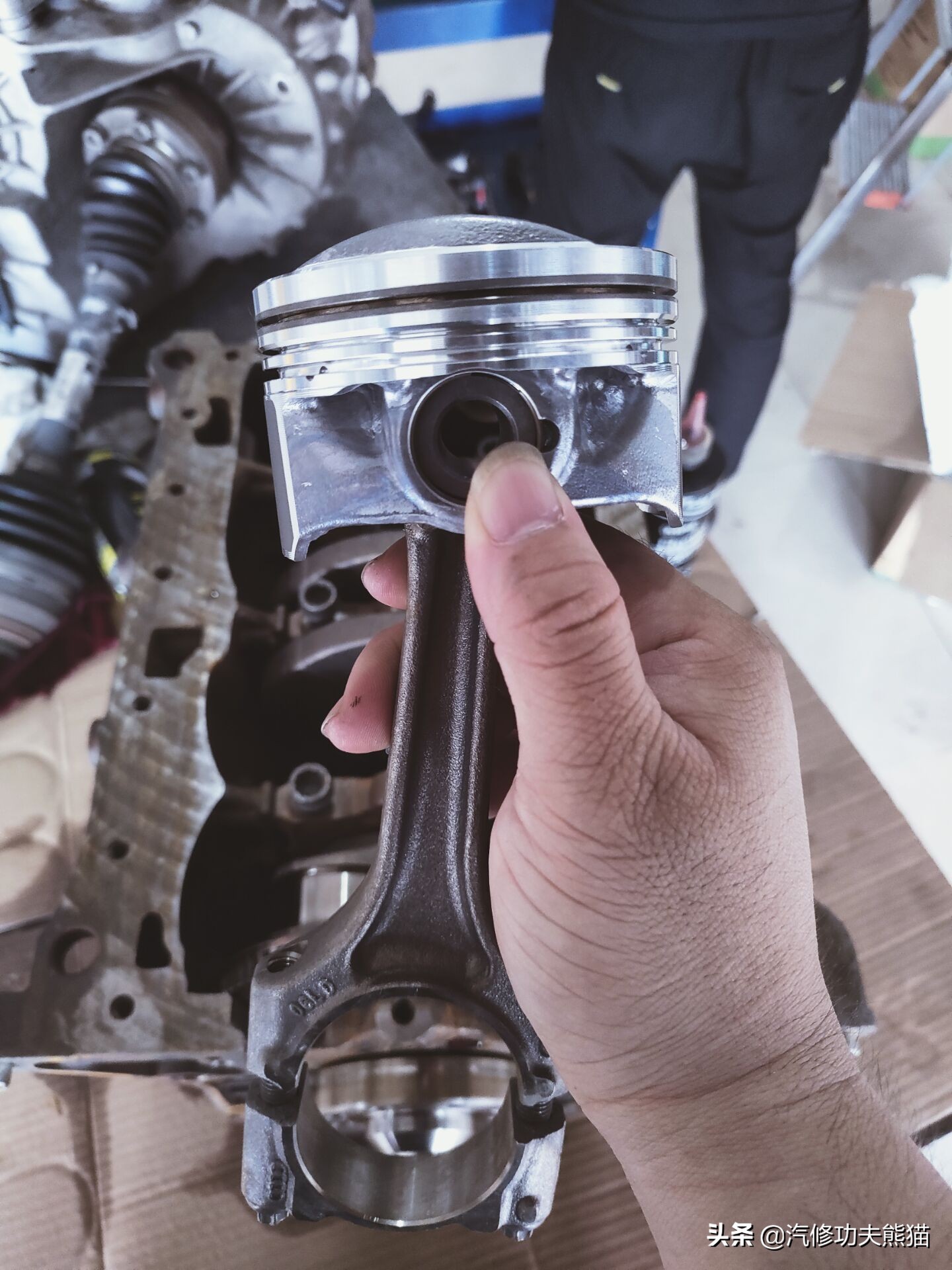 大众夏朗2014款2.0t标配烧机油吗,2016款大众夏朗1.4t发动机烧机油