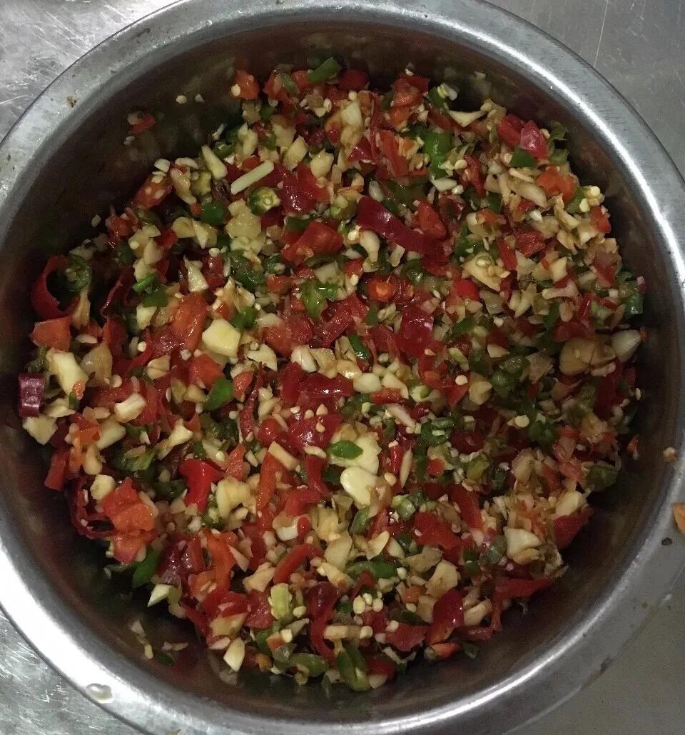 微距离魔幻厨房‘魔幻君’教你如何做红烧杂鱼