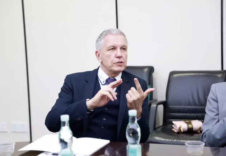 激发职业教育改革新动力,爱华教育携德国教育专家赴深职院交流